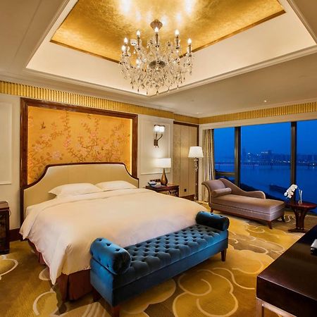 Hilton Wuhan Yangtze Riverside Dış mekan fotoğraf