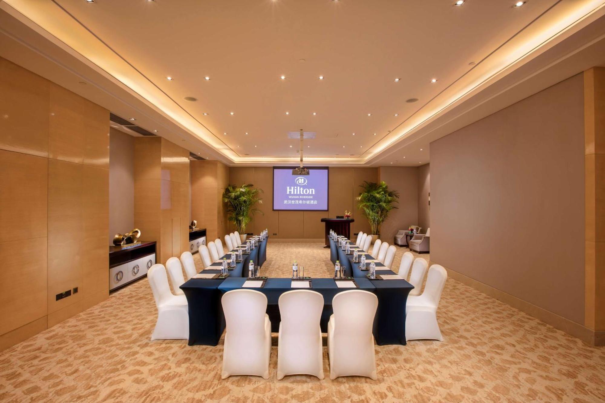 Hilton Wuhan Yangtze Riverside Dış mekan fotoğraf