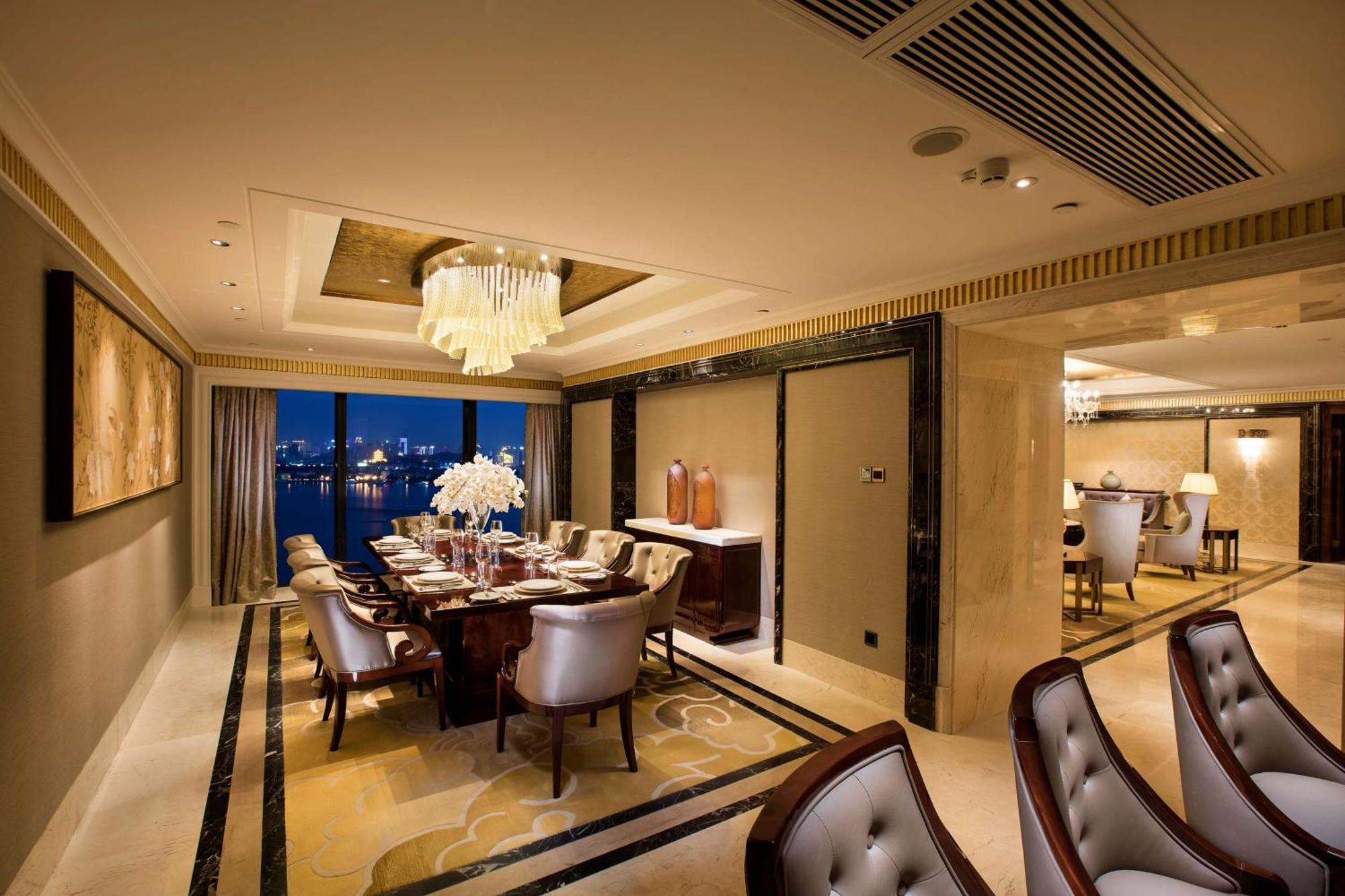 Hilton Wuhan Yangtze Riverside Dış mekan fotoğraf