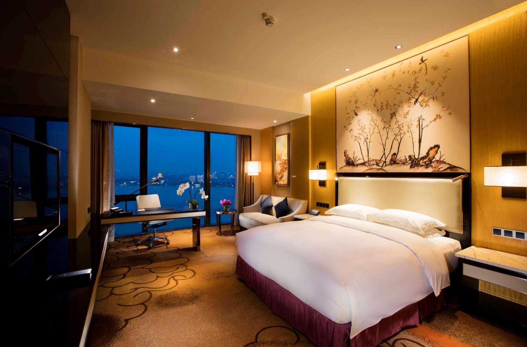 Hilton Wuhan Yangtze Riverside Dış mekan fotoğraf