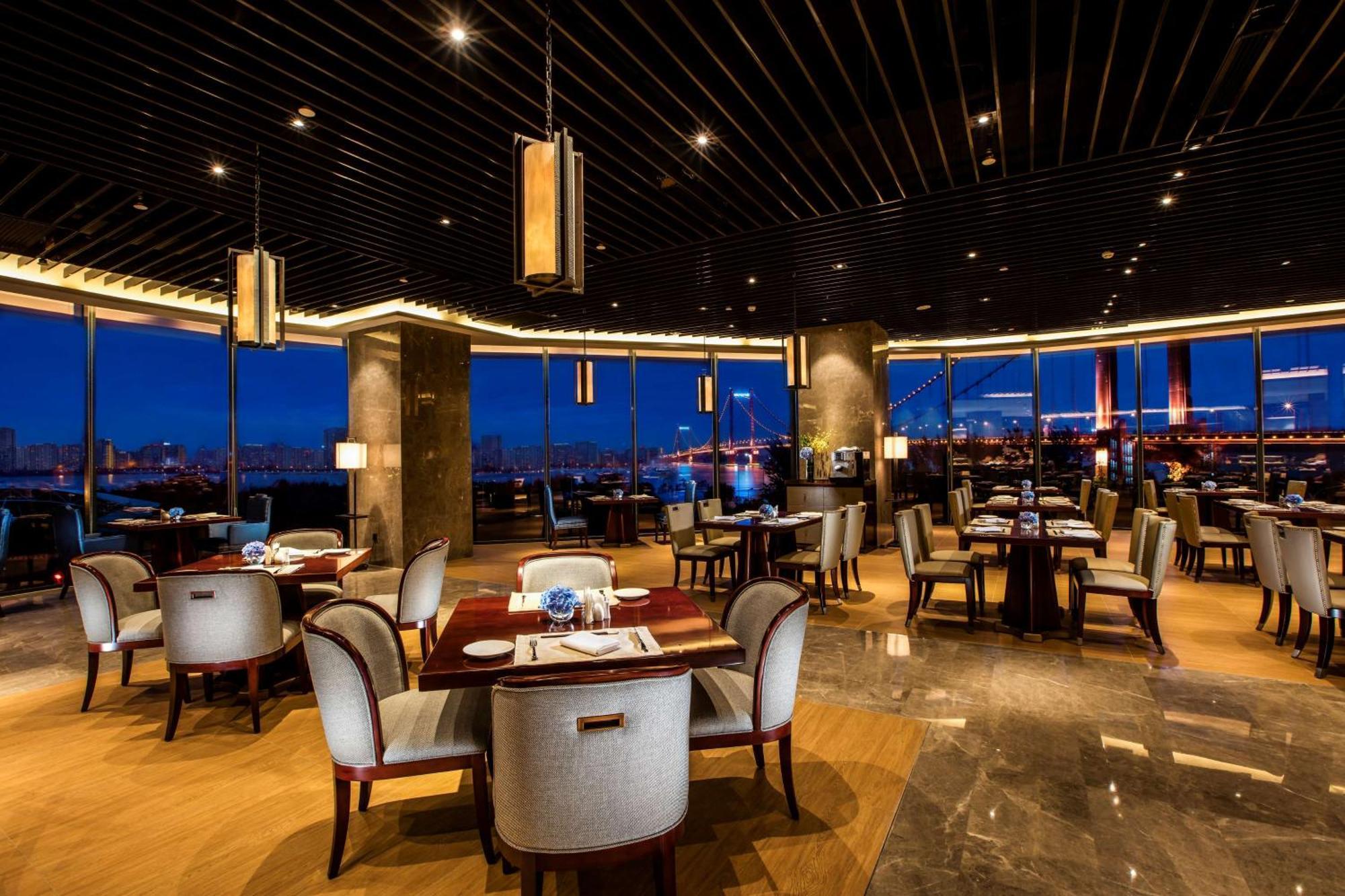 Hilton Wuhan Yangtze Riverside Dış mekan fotoğraf
