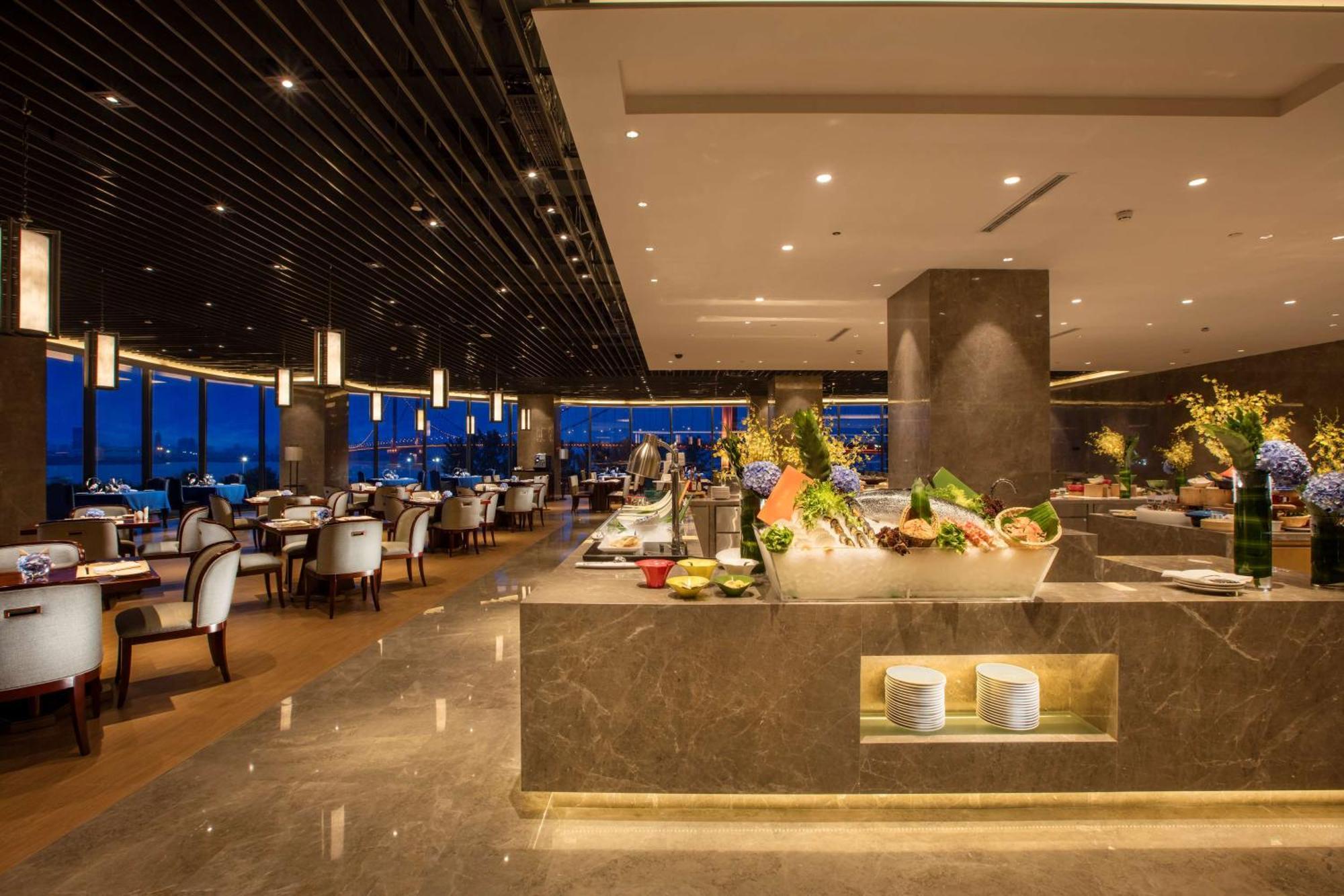 Hilton Wuhan Yangtze Riverside Dış mekan fotoğraf