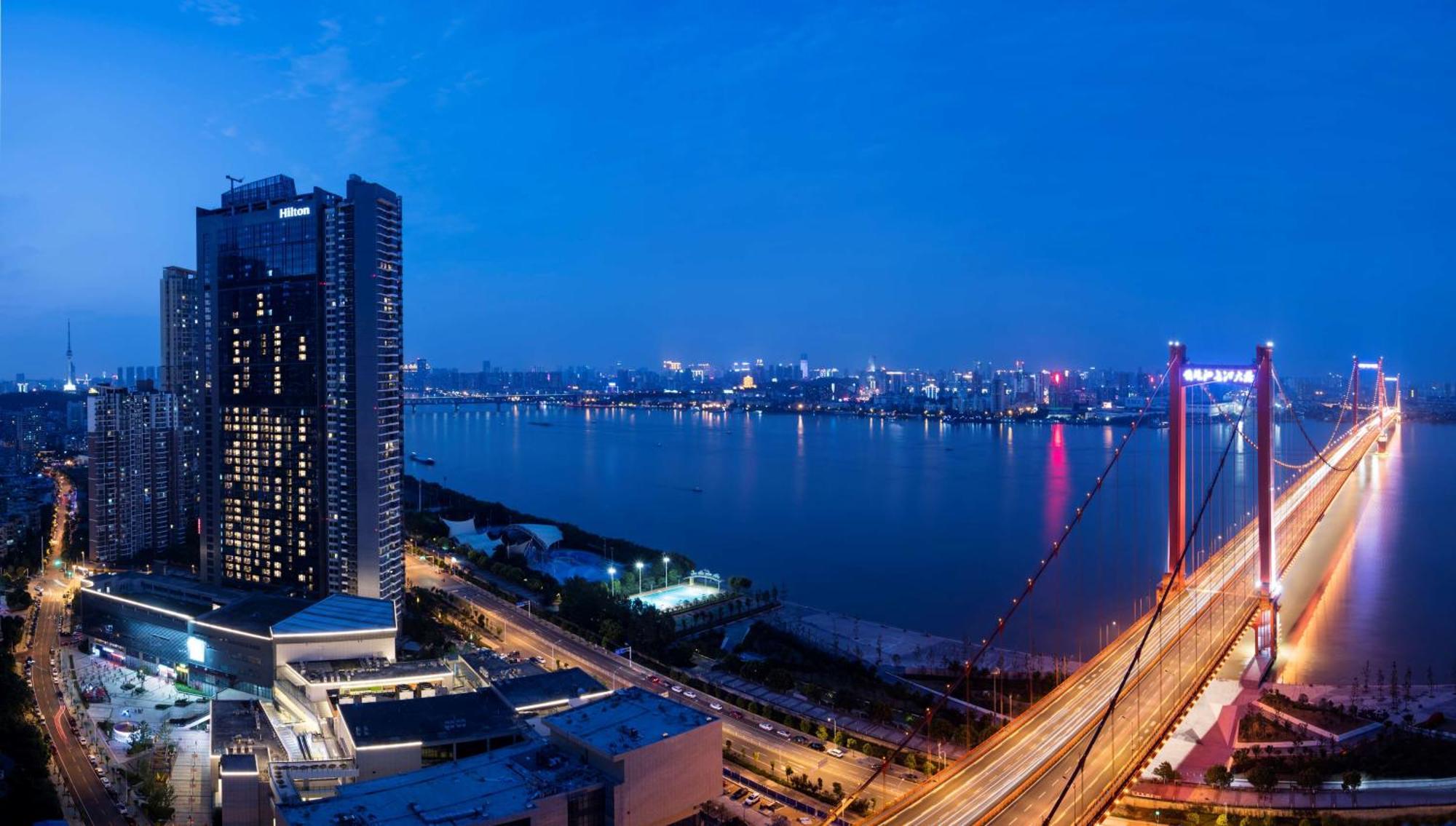 Hilton Wuhan Yangtze Riverside Dış mekan fotoğraf