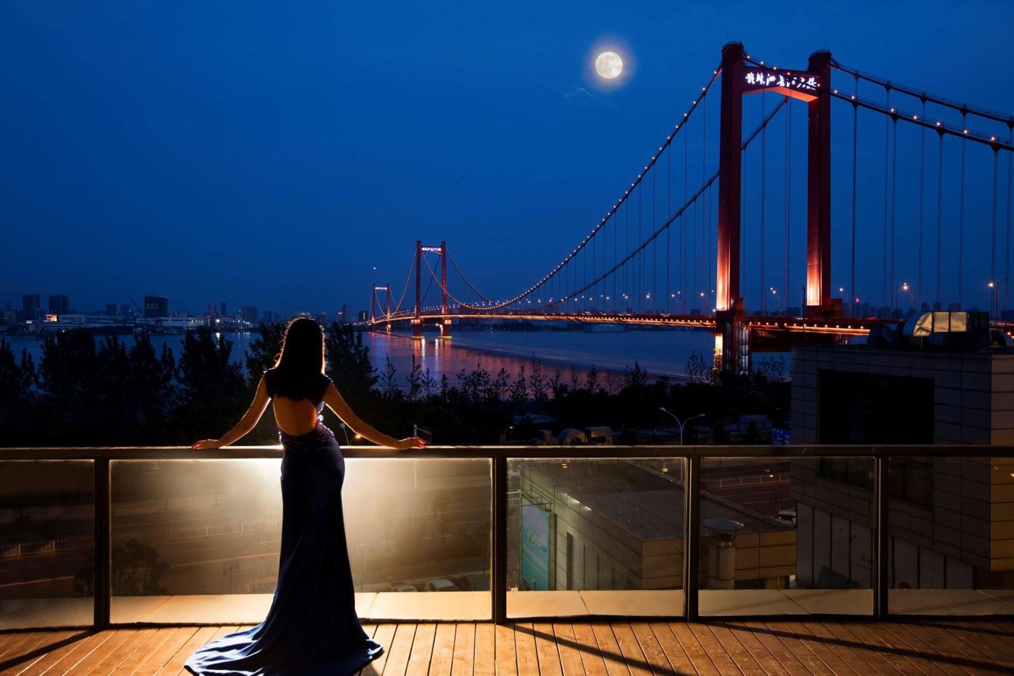 Hilton Wuhan Yangtze Riverside Dış mekan fotoğraf