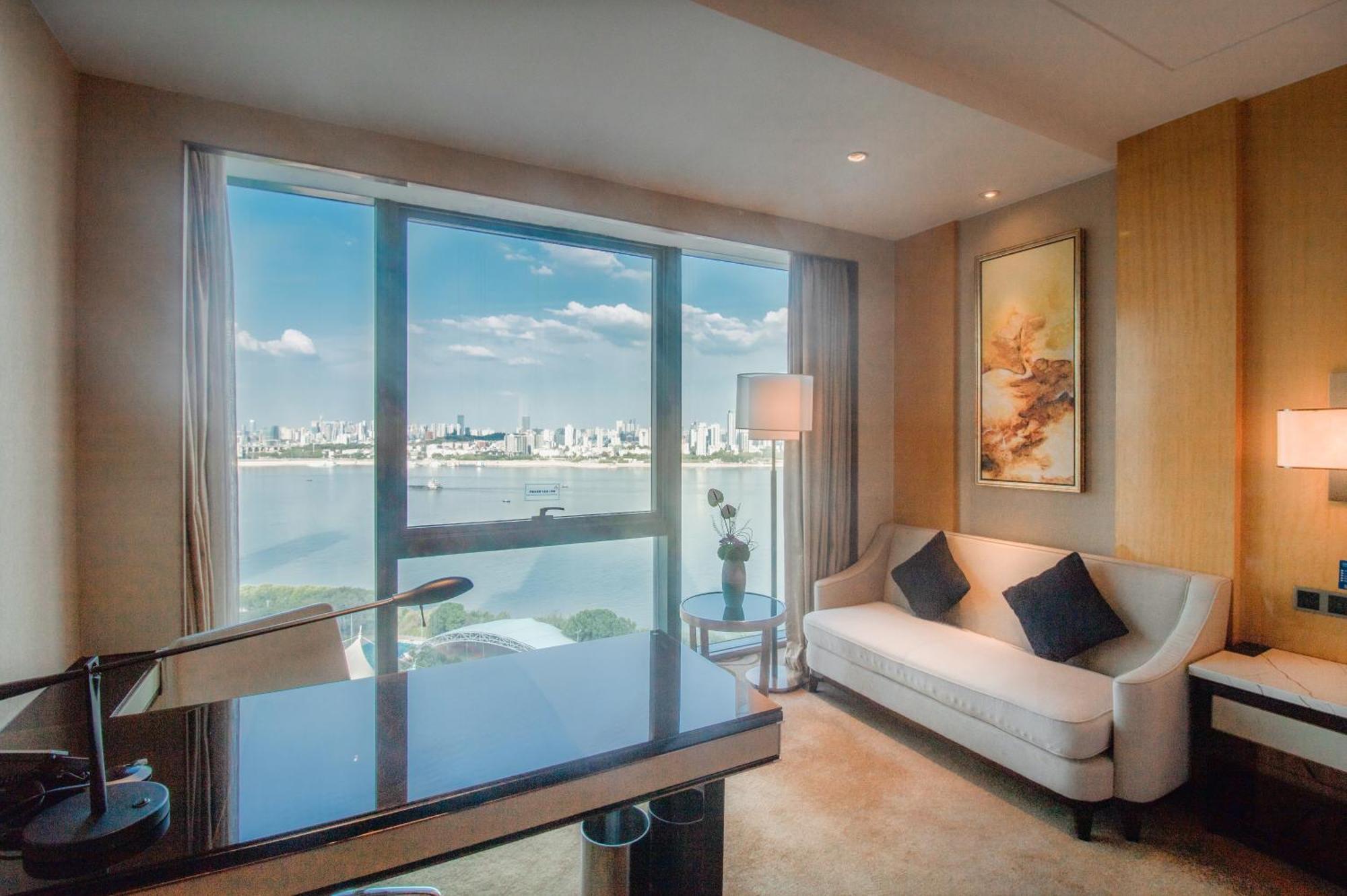 Hilton Wuhan Yangtze Riverside Dış mekan fotoğraf