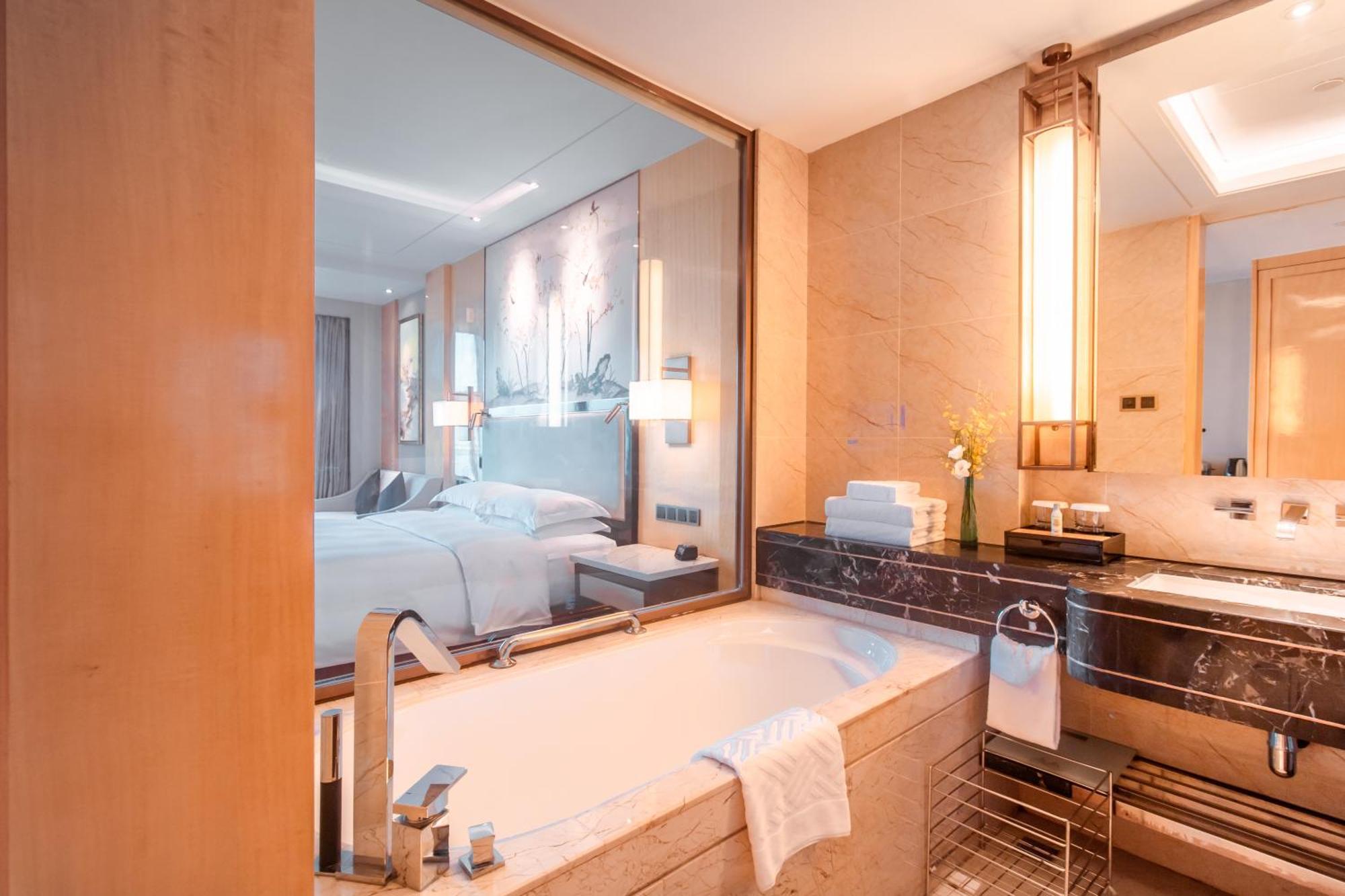 Hilton Wuhan Yangtze Riverside Dış mekan fotoğraf