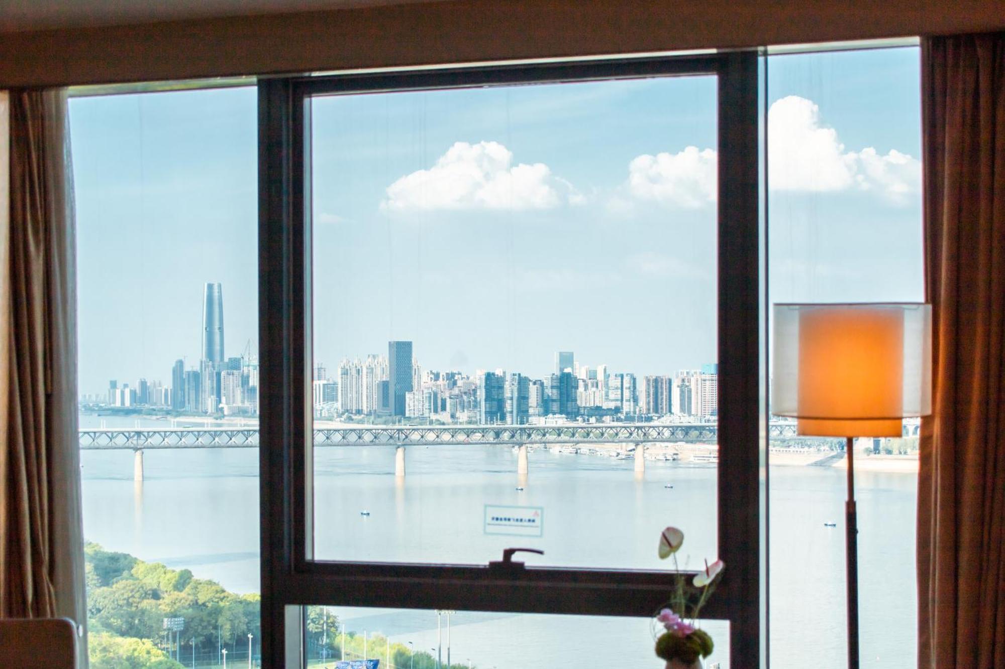Hilton Wuhan Yangtze Riverside Dış mekan fotoğraf